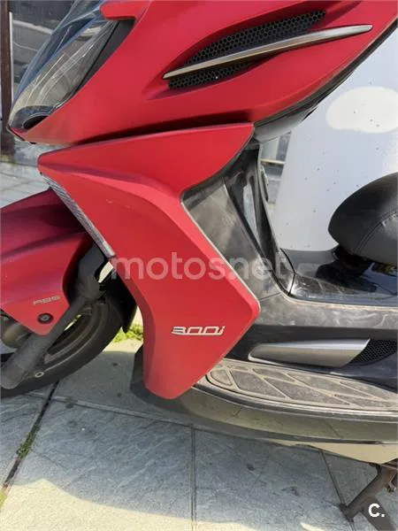 Kymco K-XCT 300i – Vista 3