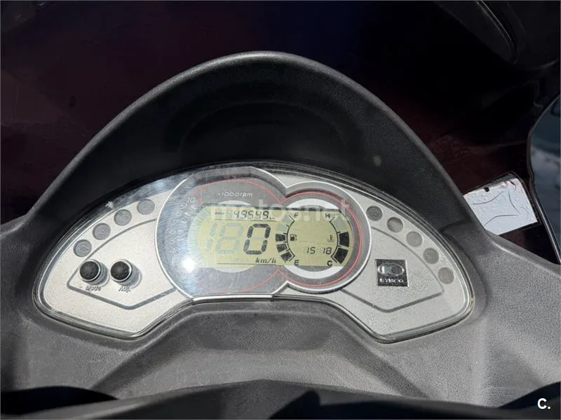 Kymco K-XCT 300i – Vista 5