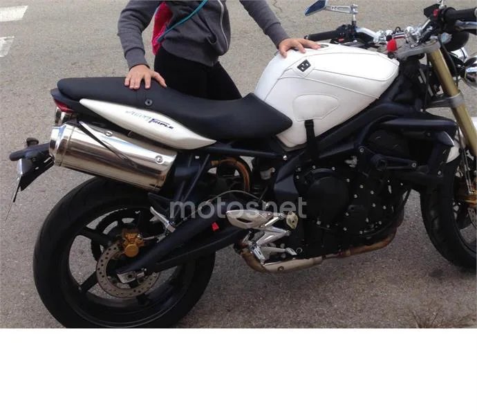 Triumph Street Triple – Vista 5
