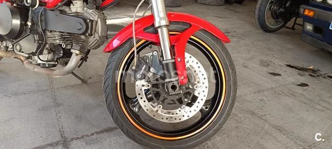 Ducati Monster 696 – Vista 3