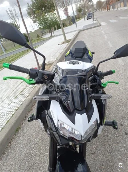 Kawasaki Z 900 – Vista 7
