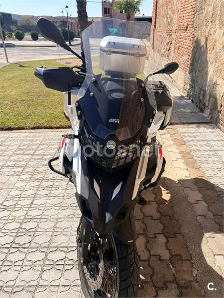 Benelli TRK 502 – Vista 4