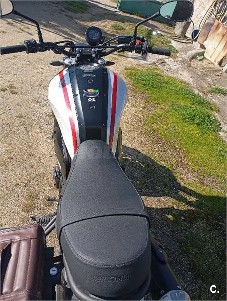 Yamaha XSR 700 – Vista 4
