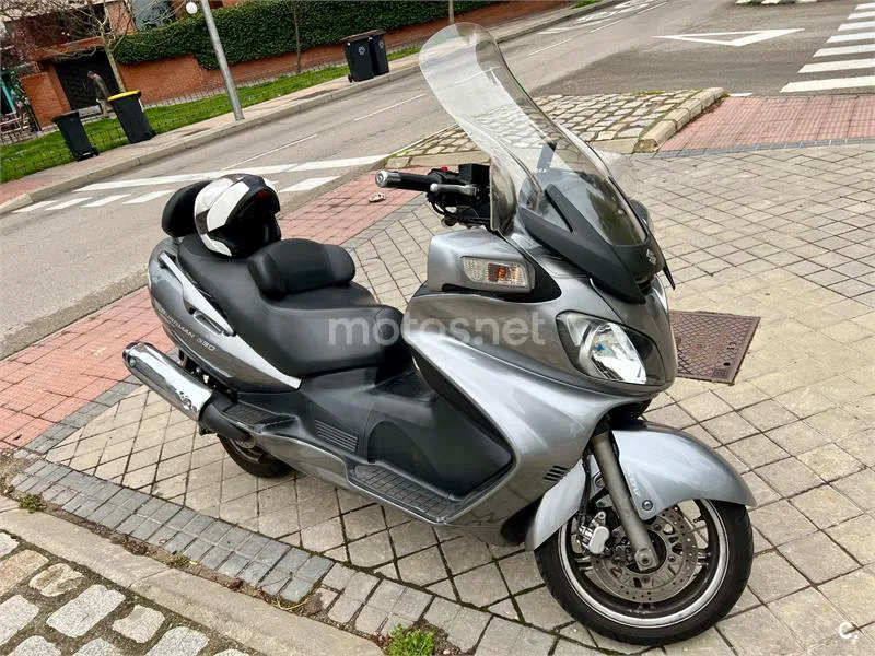 Suzuki Burgman 650 Executive – Vista 7