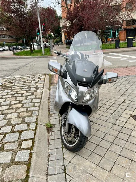 Suzuki Burgman 650 Executive – Vista 8