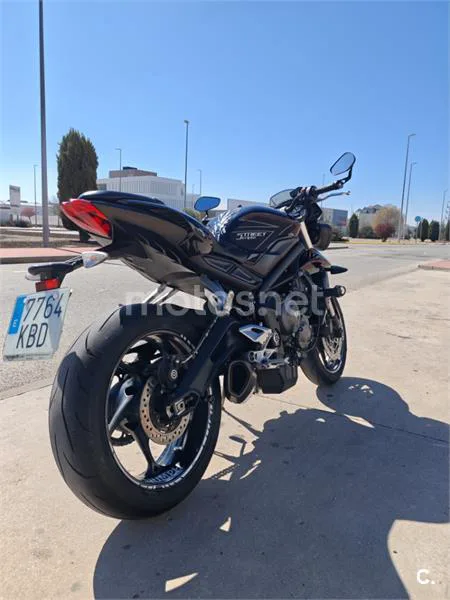 Triumph Street Triple – Vista 2