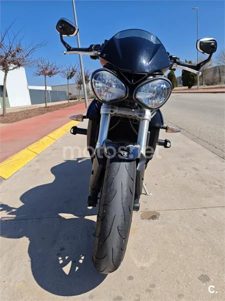 Triumph Street Triple – Vista 4