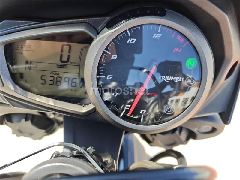 Triumph Street Triple – Vista 9
