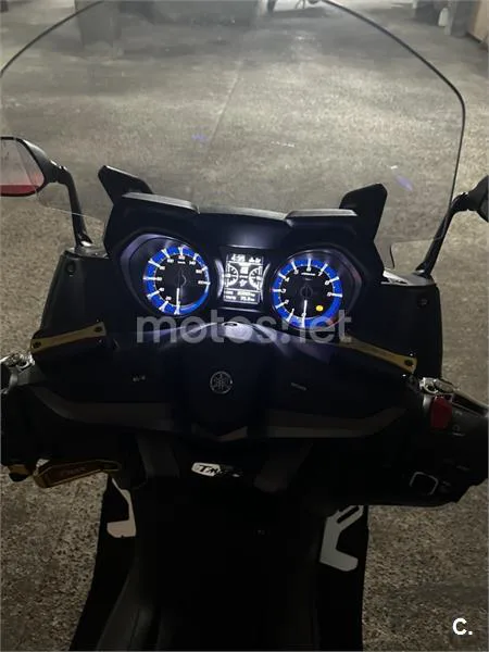 Yamaha TMAX 560 – Vista 2