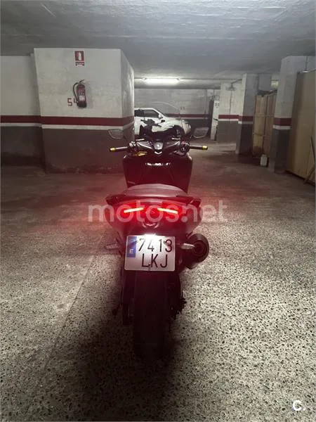 Yamaha TMAX 560 – Vista 4