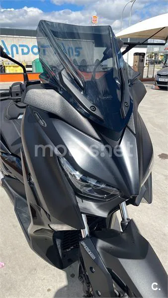 Yamaha XMAX 300 – Vista 7