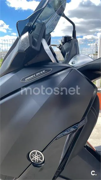 Yamaha XMAX 300 – Vista 9