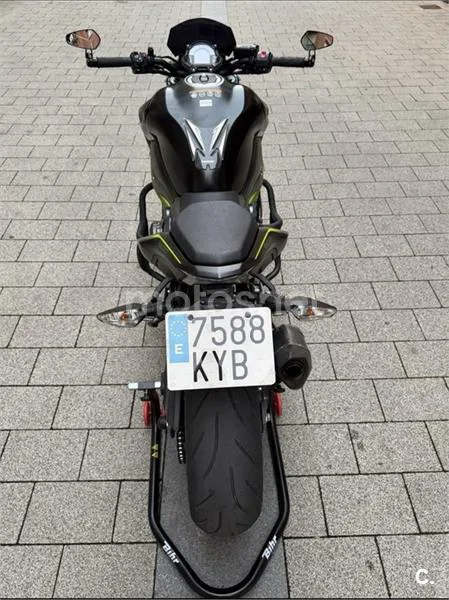 Kawasaki Z 900 – Vista 9