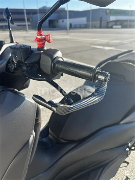 Yamaha XMAX 125 – Vista 21