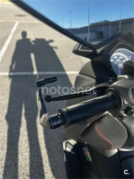 Yamaha XMAX 125 – Vista 22