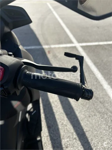 Yamaha XMAX 125 – Vista 30