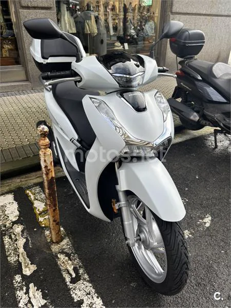Honda SH125i – Vista 3