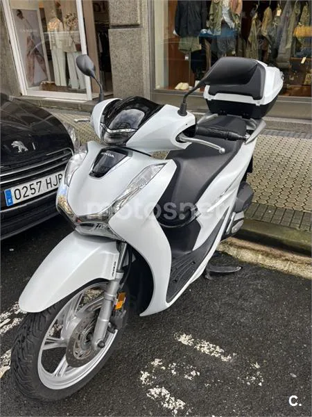 Honda SH125i – Vista 4