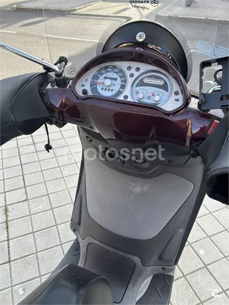 Piaggio Beverly 500 – Vista 7