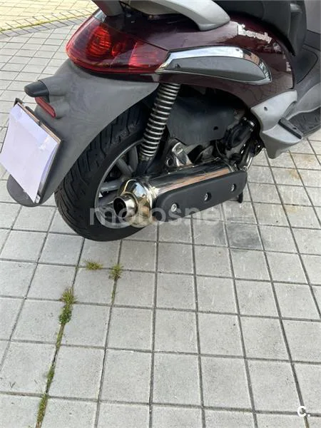 Piaggio Beverly 500 – Vista 9