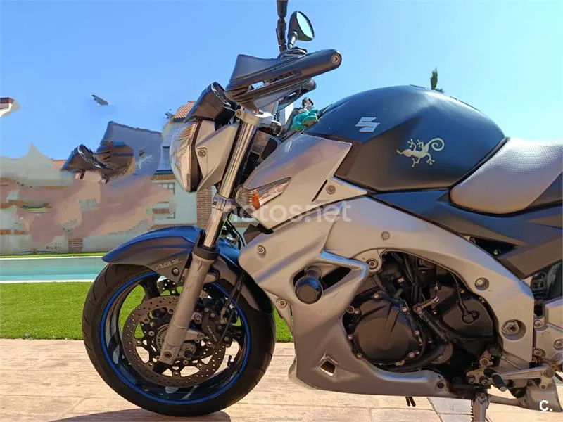 Suzuki GSR 600 – Vista 2