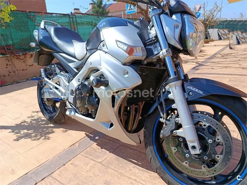 Suzuki GSR 600 – Vista 4