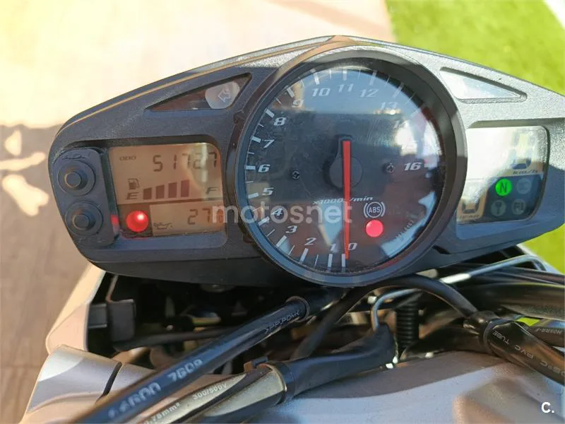 Suzuki GSR 600 – Vista 8