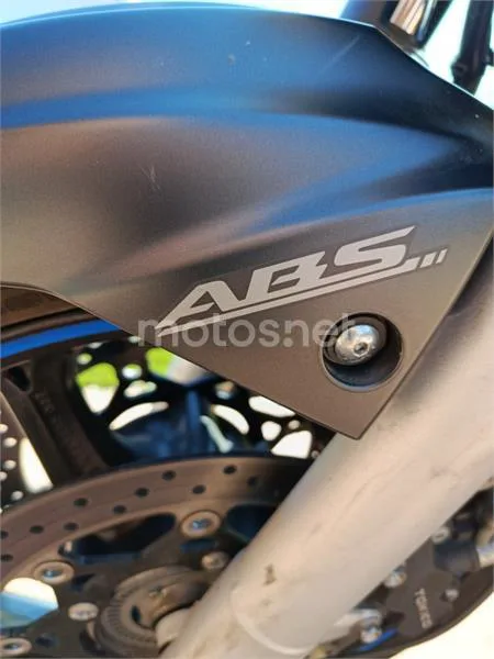 Suzuki GSR 600 – Vista 9