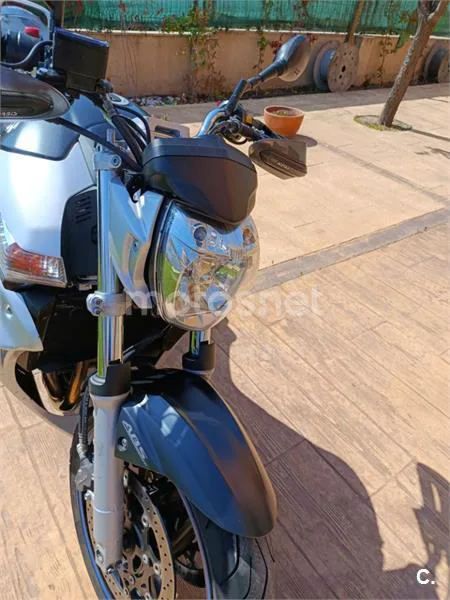 Suzuki GSR 600 – Vista 10