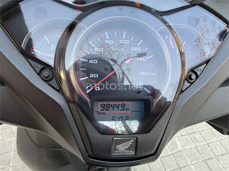 Honda SH300i – Vista 2