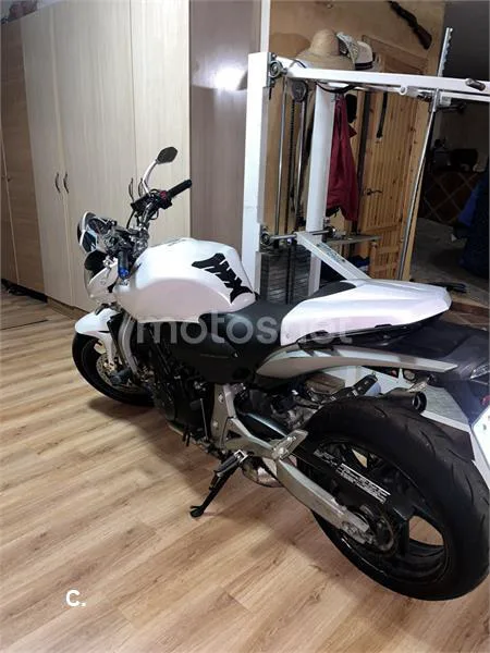 Honda CB 600 F – Vista 3