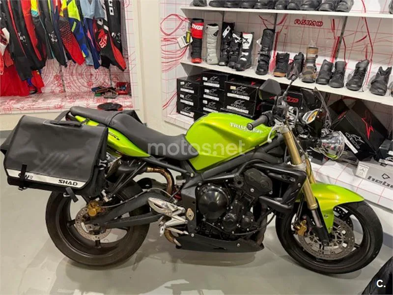 Triumph Street Triple – Vista 3
