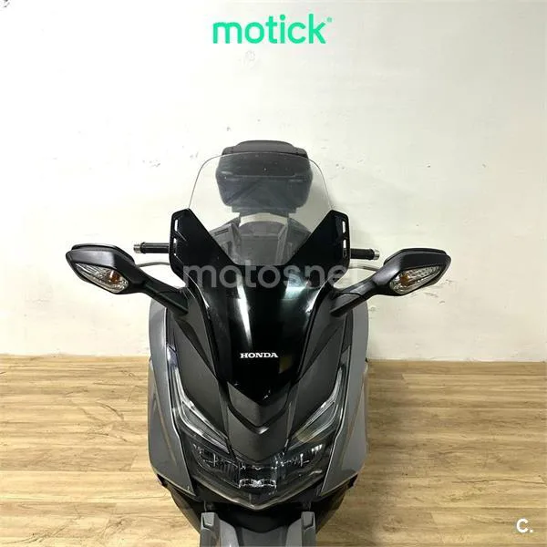 Honda Forza 125 – Vista 8