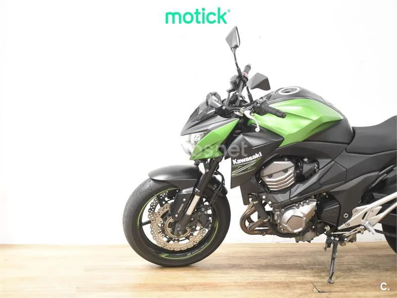 Kawasaki Z800 – Vista 8