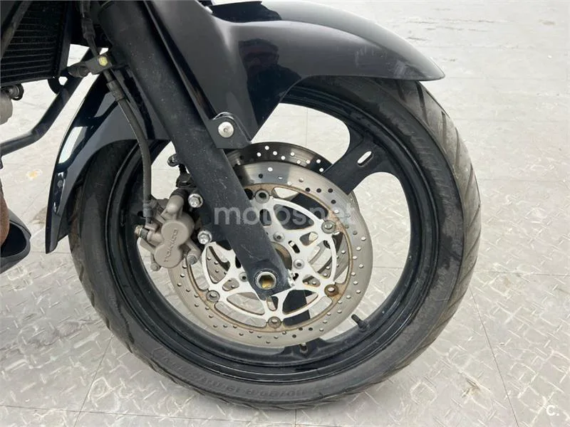 Suzuki V-Strom 1000 – Vista 11