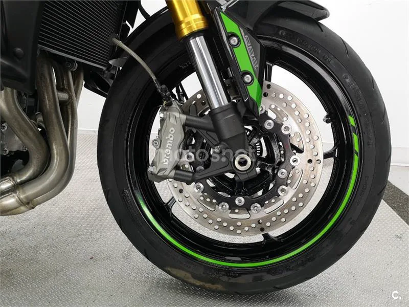 Kawasaki Z900 – Vista 11