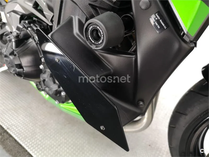 Kawasaki Z900 – Vista 14