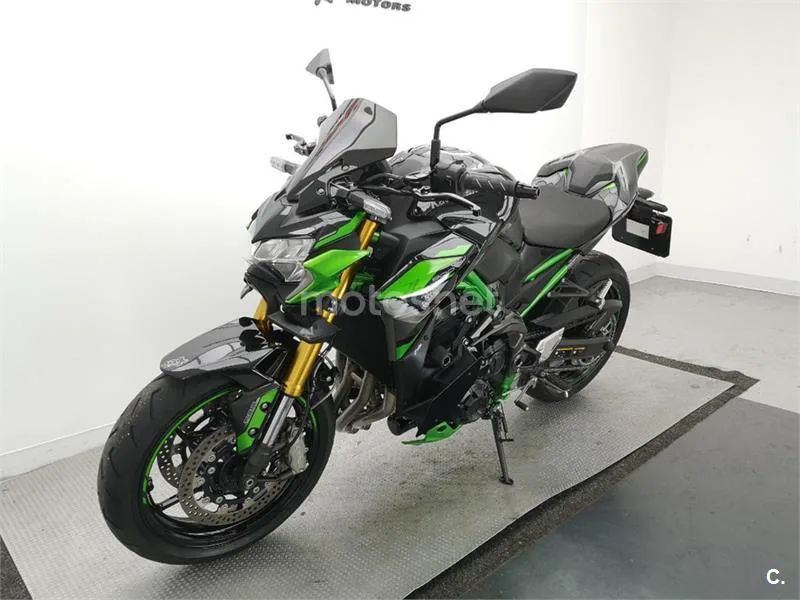 Kawasaki Z900 – Vista 16