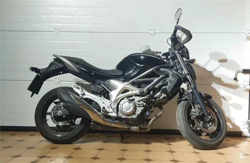 Suzuki GSF Bandit 650 – Vista 3