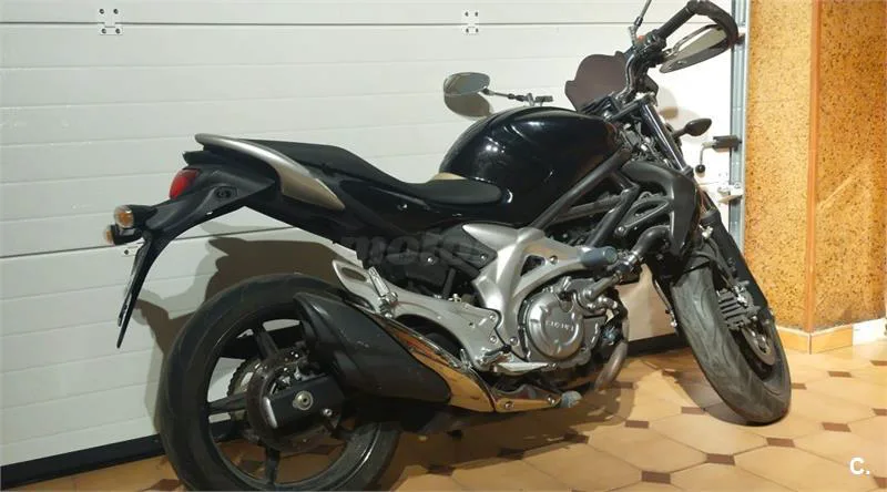 Suzuki GSF Bandit 650 – Vista 4