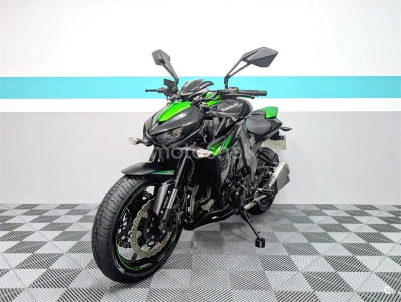 Kawasaki Z1000 – Vista 4