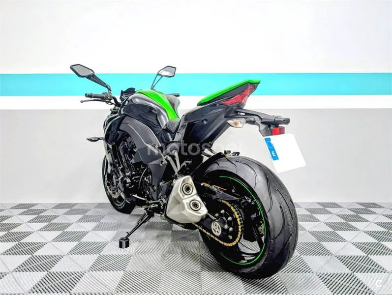 Kawasaki Z1000 – Vista 6