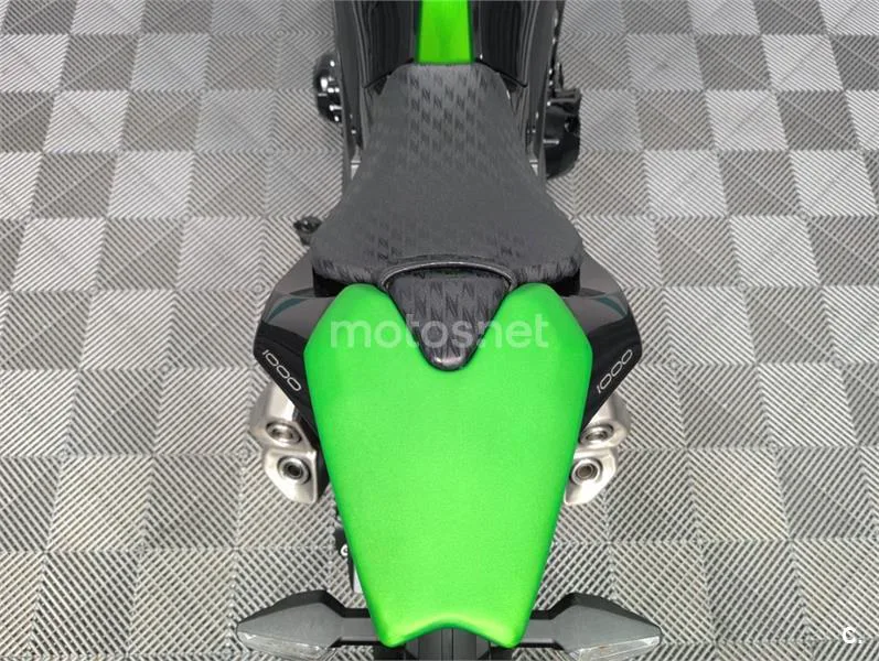 Kawasaki Z1000 – Vista 9