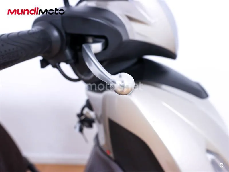 Piaggio Beverly – Vista 16