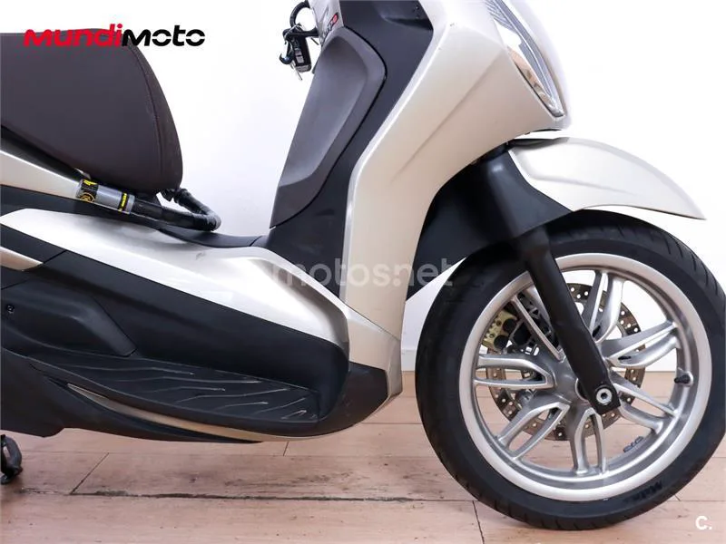 Piaggio Beverly – Vista 18