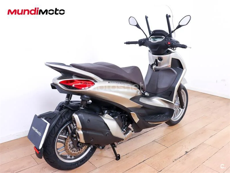 Piaggio Beverly – Vista 3