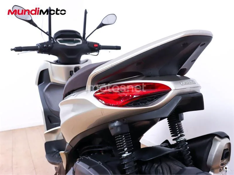 Piaggio Beverly – Vista 9