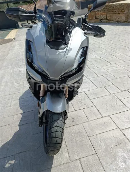 Honda ADV 350 – Vista 2