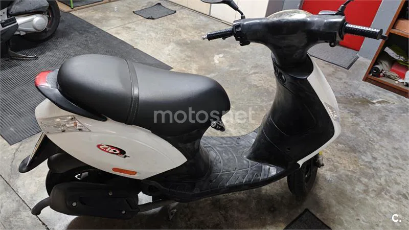 Piaggio ZIP 50 2T – Vista 2