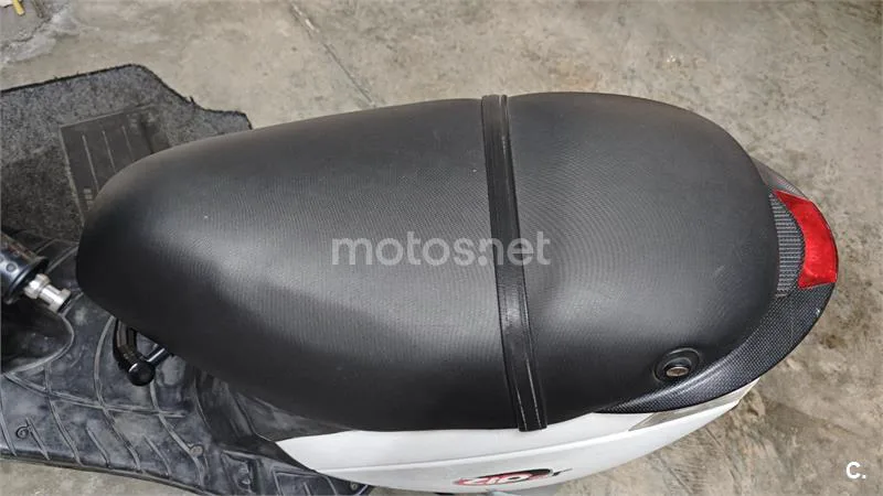 Piaggio ZIP 50 2T – Vista 5